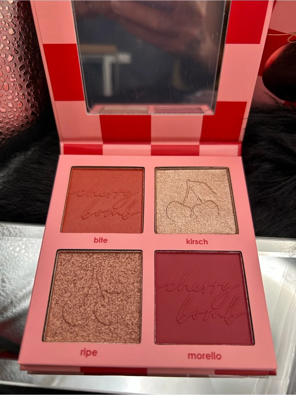 BLUSH & CONTOUR PALETTE, CIATE LONDON & Brush Set Retail $43